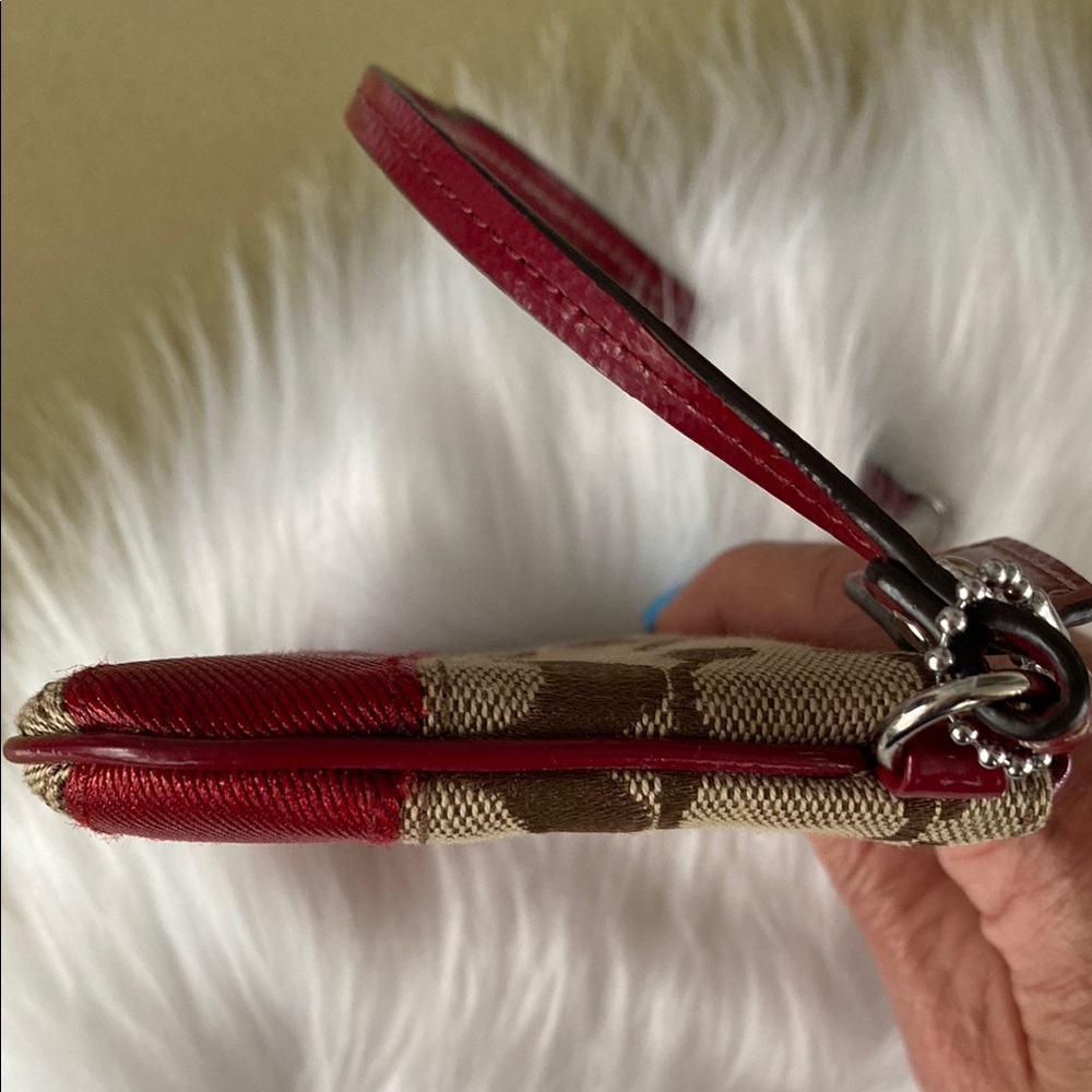 EUC Coach Red and Tan Wristlet with the iconic”C” Signature Monogram - Picture 7 of 10